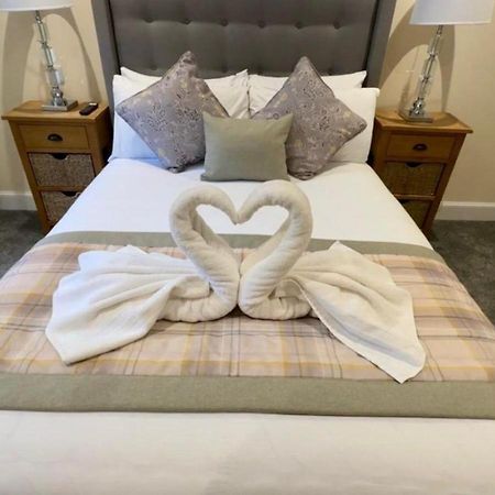 The Waverley Inn Holiday Homes Inverness Bagian luar foto