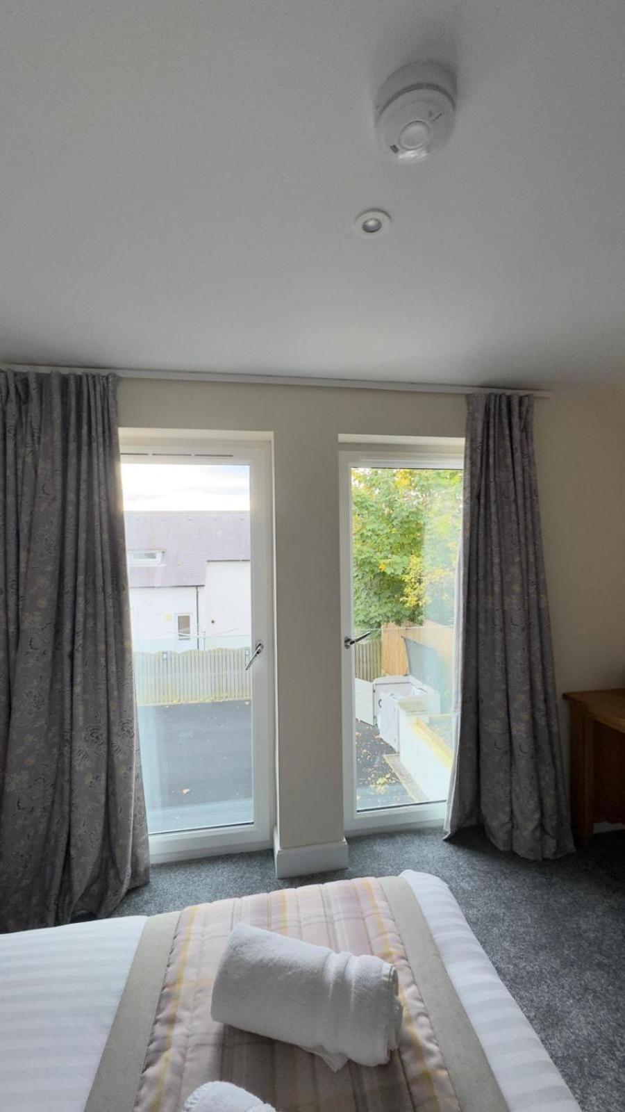 The Waverley Inn Holiday Homes Inverness Bagian luar foto