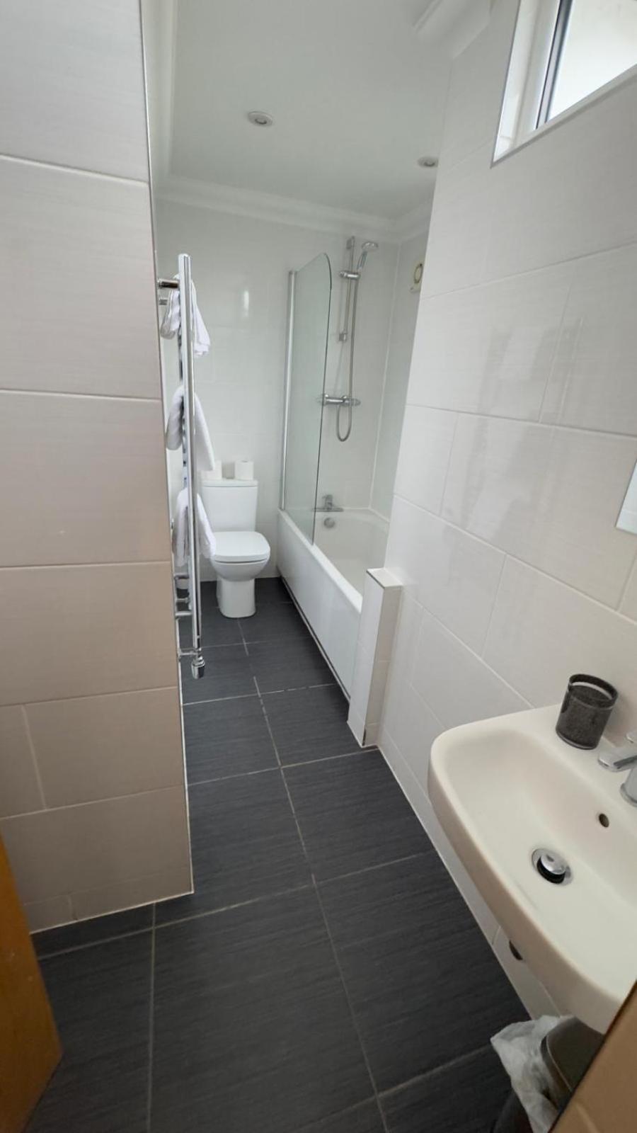 The Waverley Inn Holiday Homes Inverness Bagian luar foto