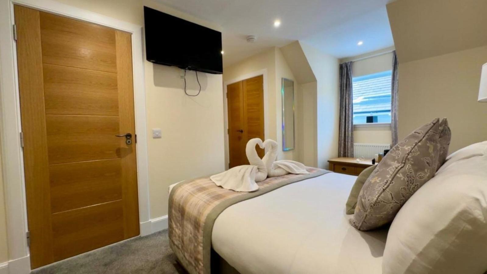The Waverley Inn Holiday Homes Inverness Bagian luar foto